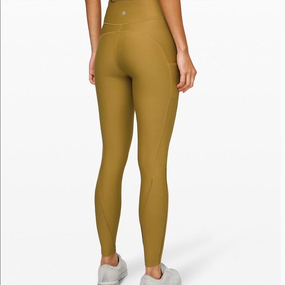 Lululemon Flurry Up SHR Tight 28”